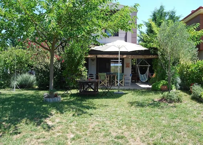 Maya's House At Sani Vakantiehuis